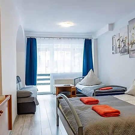Malinowy Nocleg ze śniadaniem 3*
